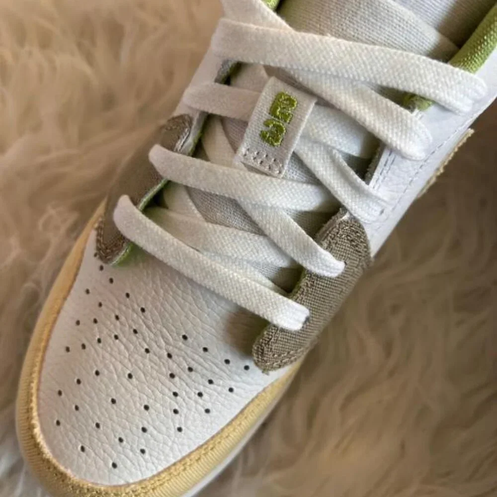 RESERVED Air Jordan 1 low - Picture 6 of 6